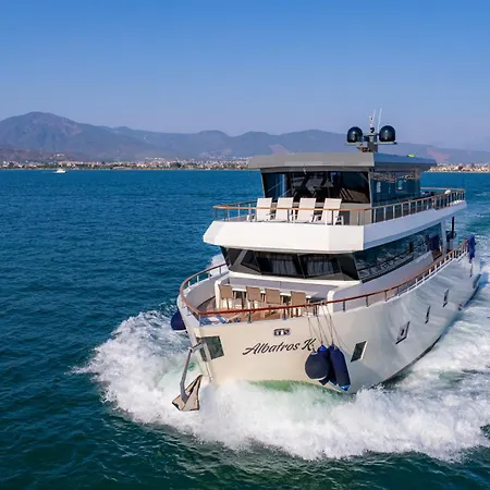 Båthotell Explorer Yacht